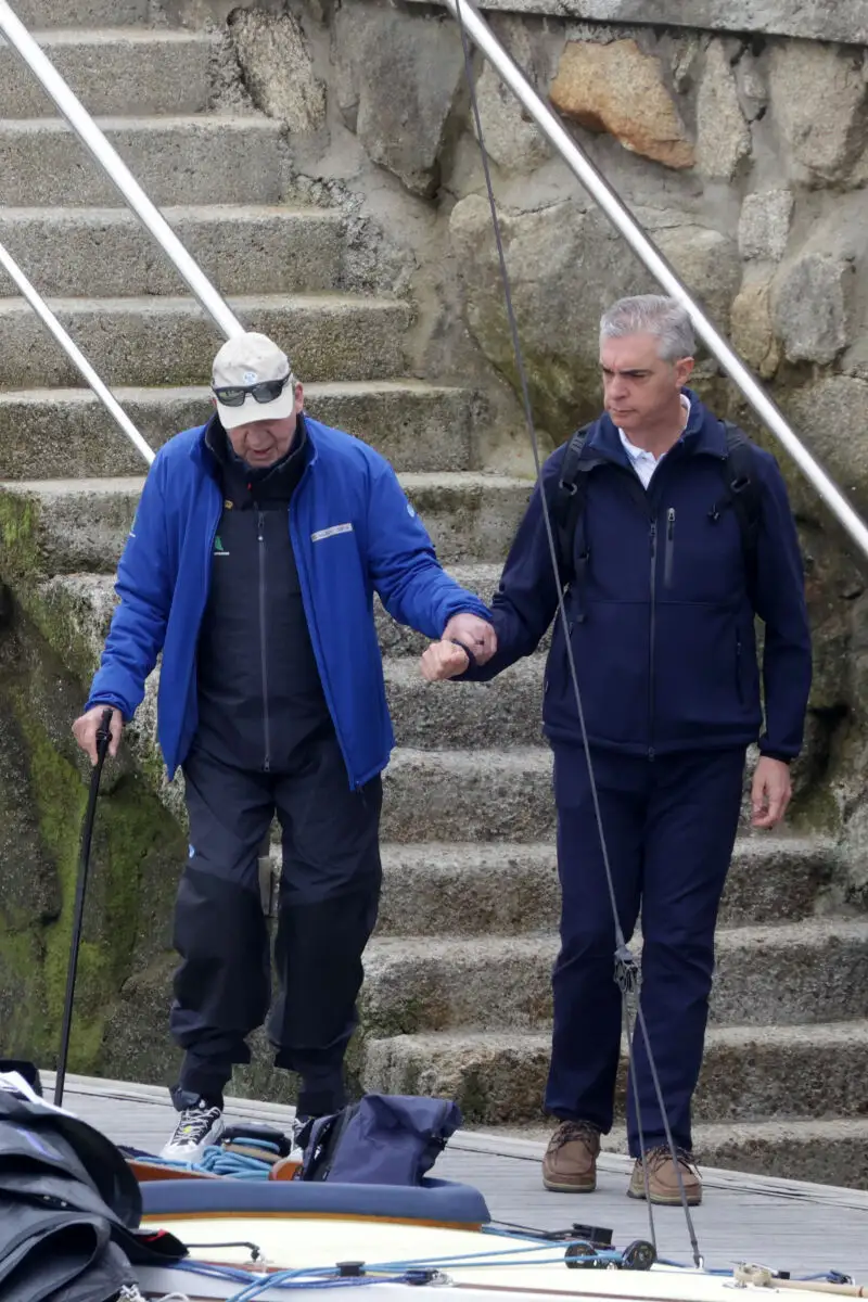 El Rey Juan Carlos sale a navegar junto a Pedro Campos