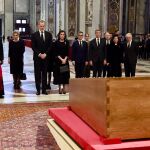 Feijóo: "En el funeral del Papa, acompañando a los Reyes, representando a España. Mi voluntad y mi deber"