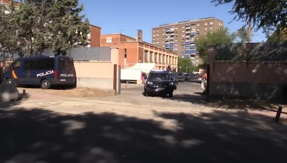 Una reforma en la cocina de los antidisturbios para mejorar su "pollo a la tacona"