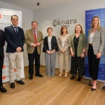 Los participantes en la mesa de debate: Fernando Serrano, José Sepúlveda, José Vicente Morata, Marián Cano, Alicia Martí, Inmaculada García, Fernández de Uzquiano y Francisco Segura 