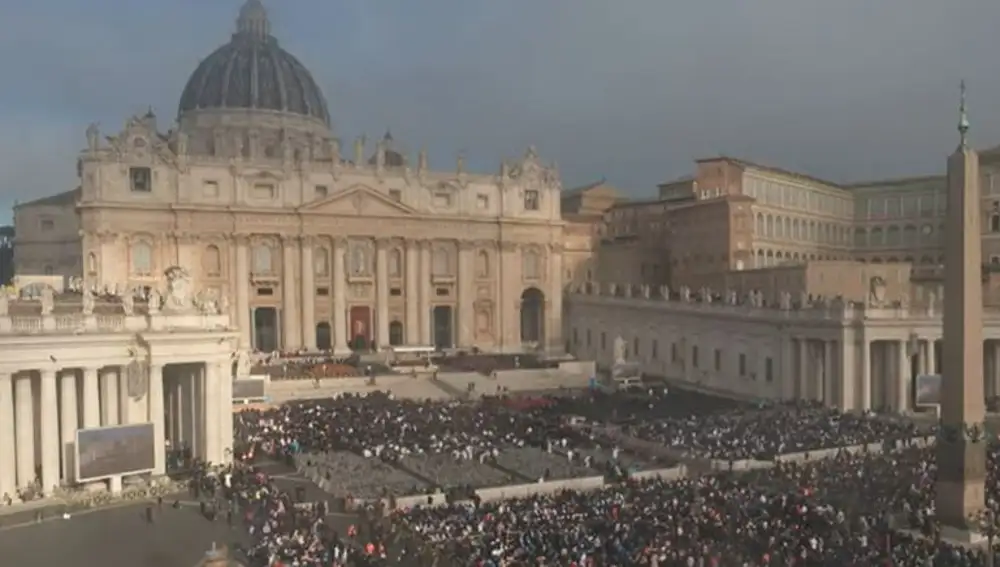 El Vaticano abre las puertas a los fieles para que asistan al funeral del Papa Francisco