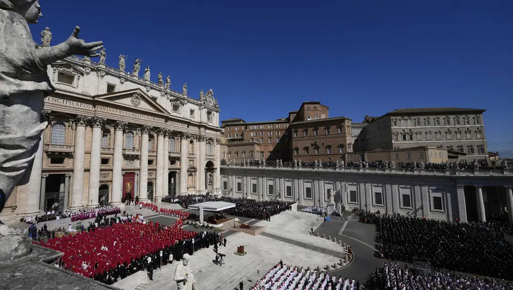 La Plaza de San Pedro durante la misa exequial del Papa Francisco