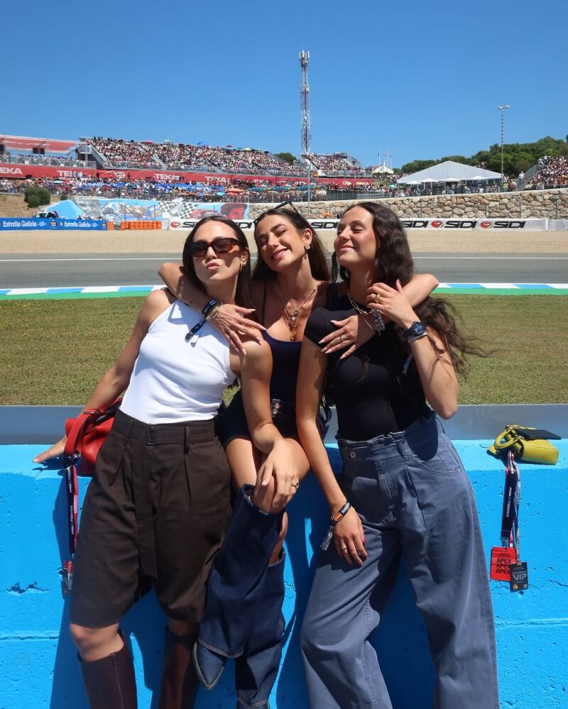 Victoria Federica con Rocío Laffón y Lola Lolita en el Circuito de Jerez.