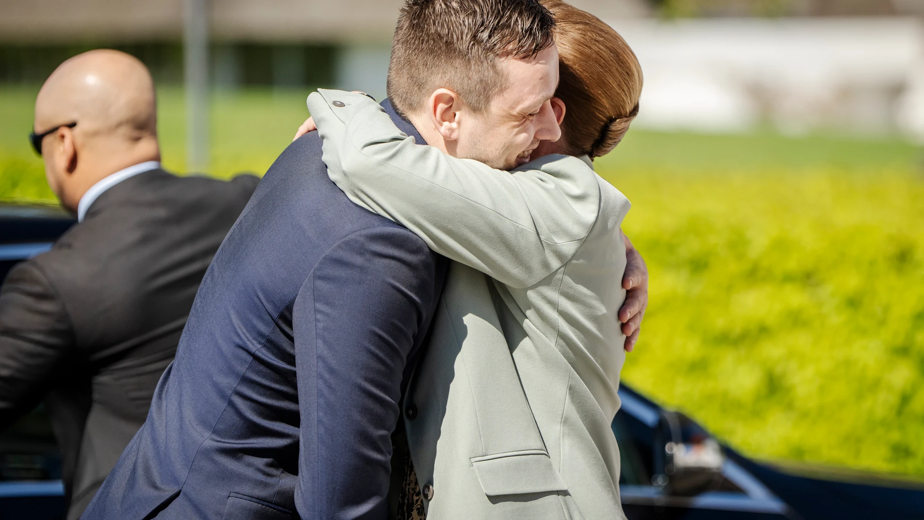Kongens Lyngby (Denmark), 27/04/2025.- Danish Prime Minister Mette Frederiksen (R) receives Greenland's Prime Minister Jens-Frederik Nielsen at the Prime Minister's residence Marienborg in Kongens Lyngby, Denmark, 27 April 2025. (Dinamarca, Groenlandia) EFE/EPA/MADS CLAUS RASMUSSEN DENMARK OUT