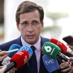 MADRID.-Apagón.- Almeida alerta de lo "preocupante" de que se haga de noche sin haber recuperado el suministro eléctrico
