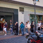 Cortes de luz generalizada en toda España. Afectados pasean por las calles de Madrid y por la estación de Atocha
