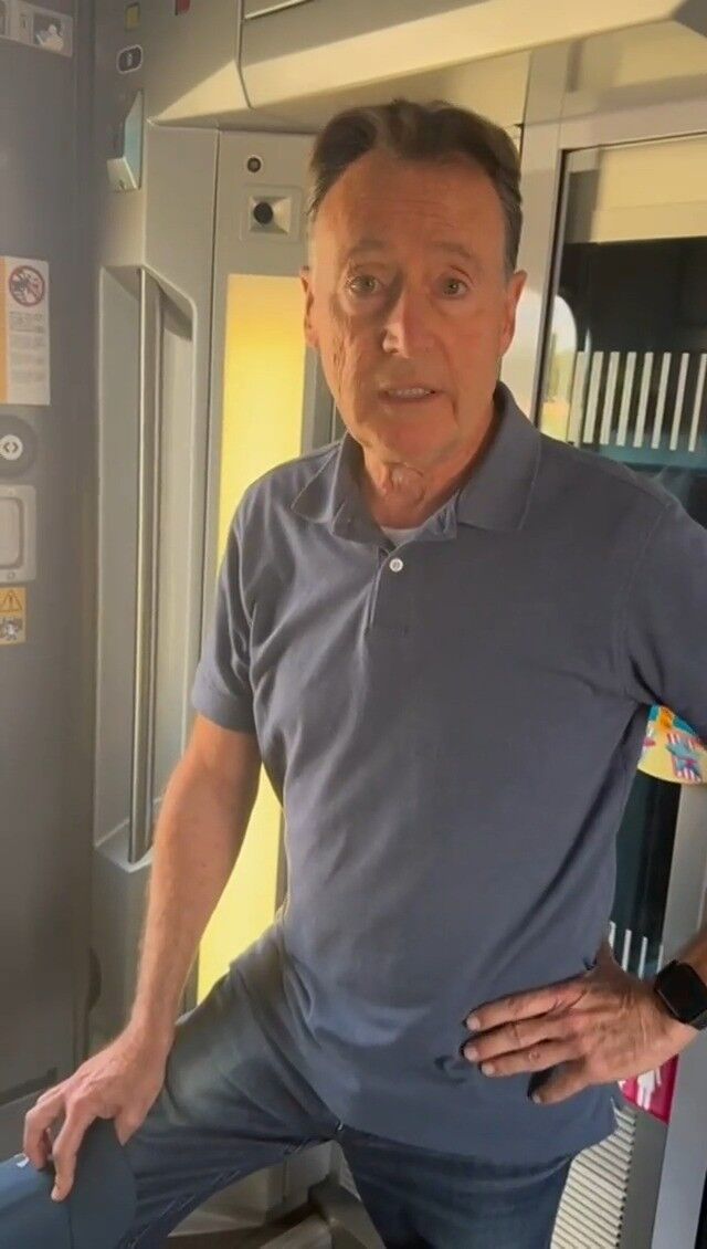 Matías Prats, atrapado en un tren