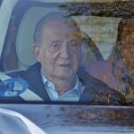 El Rey Juan Carlos abandona España tras su reencuentro con la infanta Elena