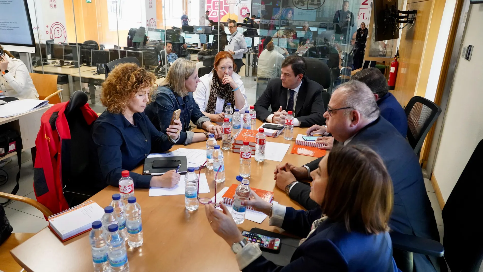 Mañueco en la reunión de urgencia por el apagón celebrada en Valladolid