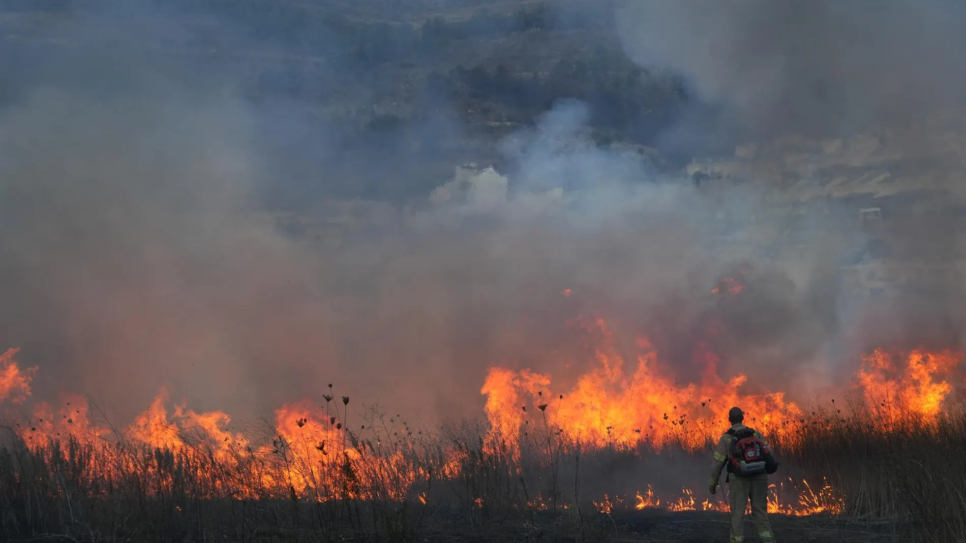 Israel.- AMP.- Israel despliega al Ejército para ayudar a los bomberos a hacer frente a los incendios en Jerusalén