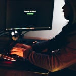 Los estafadores en línea aprovechan la IA para pulir sus intentos de fraude