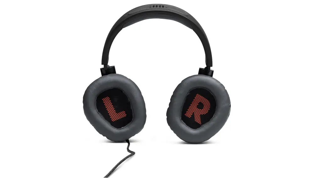 Estos auriculares tienen una diadema ajustable y almohadillas de espuma viscoelástica