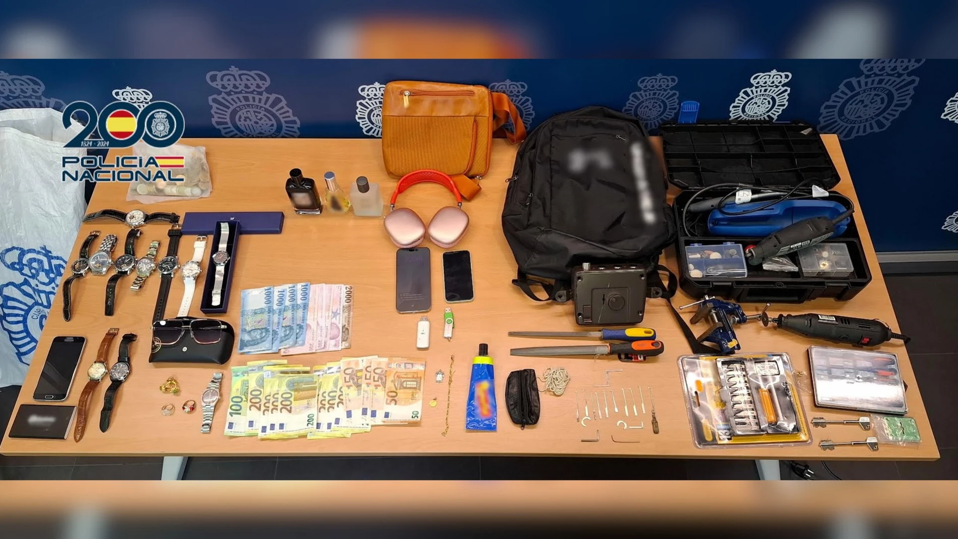Dos detenidos en Ontinyent acusados de al menos ocho robos en viviendas de Alicante, Valencia y Murcia REMITIDA / HANDOUT por POLICÍA NACIONAL Fotografía remitida a medios de comunicación exclusivamente para ilustrar la noticia a la que hace referencia la imagen, y citando la procedencia de la imagen en la firma 30/04/2025