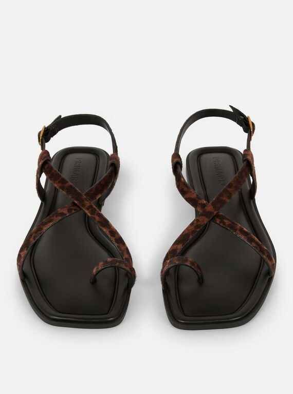 Sandalias tiras.