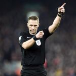 Fútbol.- La FA excluye a las mujeres transgénero del fútbol femenino