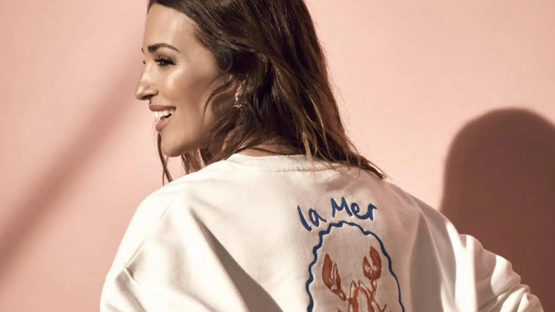 Paula Echevarría con sudadera de su nueva colección para Primark.