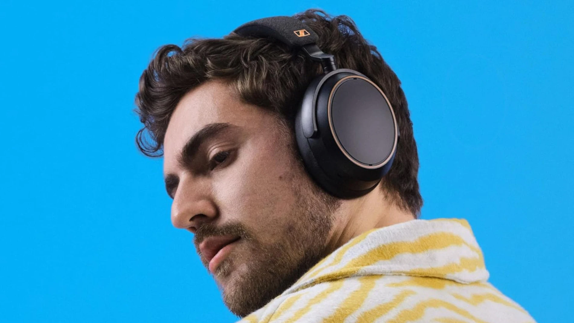 Sus Transductores dinámicos de 42 mm ofrecen un sonido cálido, preciso y envolvente