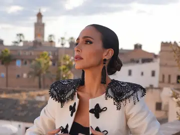 Rocío Osorno con chaqueta torera para la Feria de Abril 2025. Rocío Osorno con chaqueta torera para la Feria de Abril 2025.