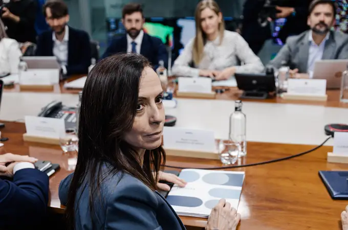 Beatriz Corredor: de los «minipisos» de 15 m2 en la crisis de 2008 a ganar casi 3 millones desde que preside Red Eléctrica Beatriz Corredor: de los «minipisos» de 15 m2 en la crisis de 2008 a ganar casi 3 millones desde que preside Red Eléctrica