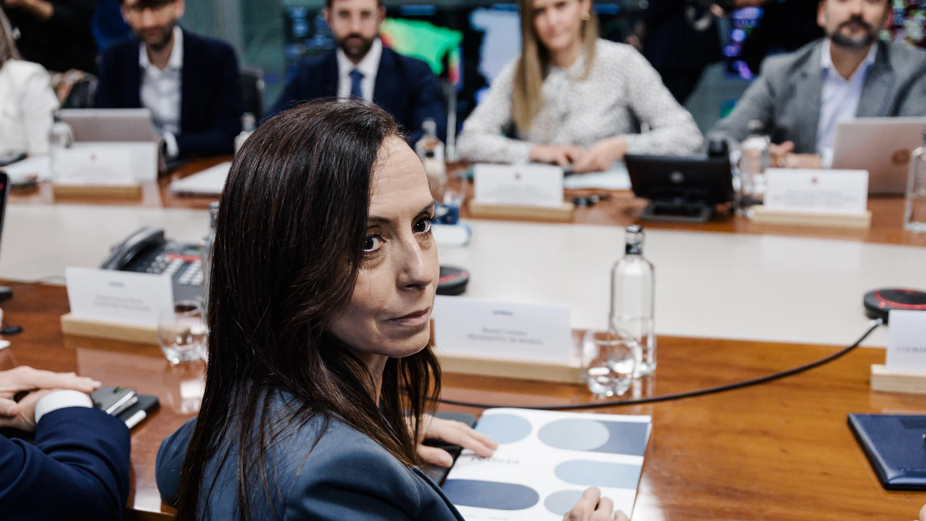 La vicepresidenta tercera y ministra para la Transición Ecológica y el Reto Demográfico, Sara Aagesen y la presidenta de Red Eléctrica de España, Beatriz Corredor, asisten a la reunión del Comité para el análisis de la crisis eléctrica, en la sede de Red Eléctrica de España (REE), a 3 de mayo de 2025, en Madrid (España).Carlos Luján / Europa Press03/05/2025