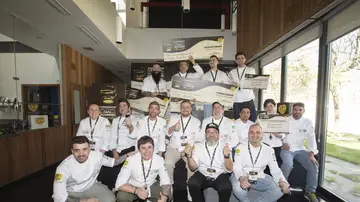 Chefs participantes en la final del II Campeonato Nacional 'DesTAPA las Legumbres' Chefs participantes en la final del II Campeonato Nacional 'DesTAPA las Legumbres'