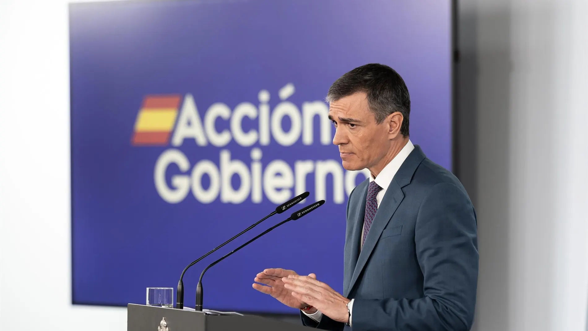 Apagón.- AMP.- El 59,6% de los españoles valora insuficiente la información del Gobierno durante el apagón, según el CIS