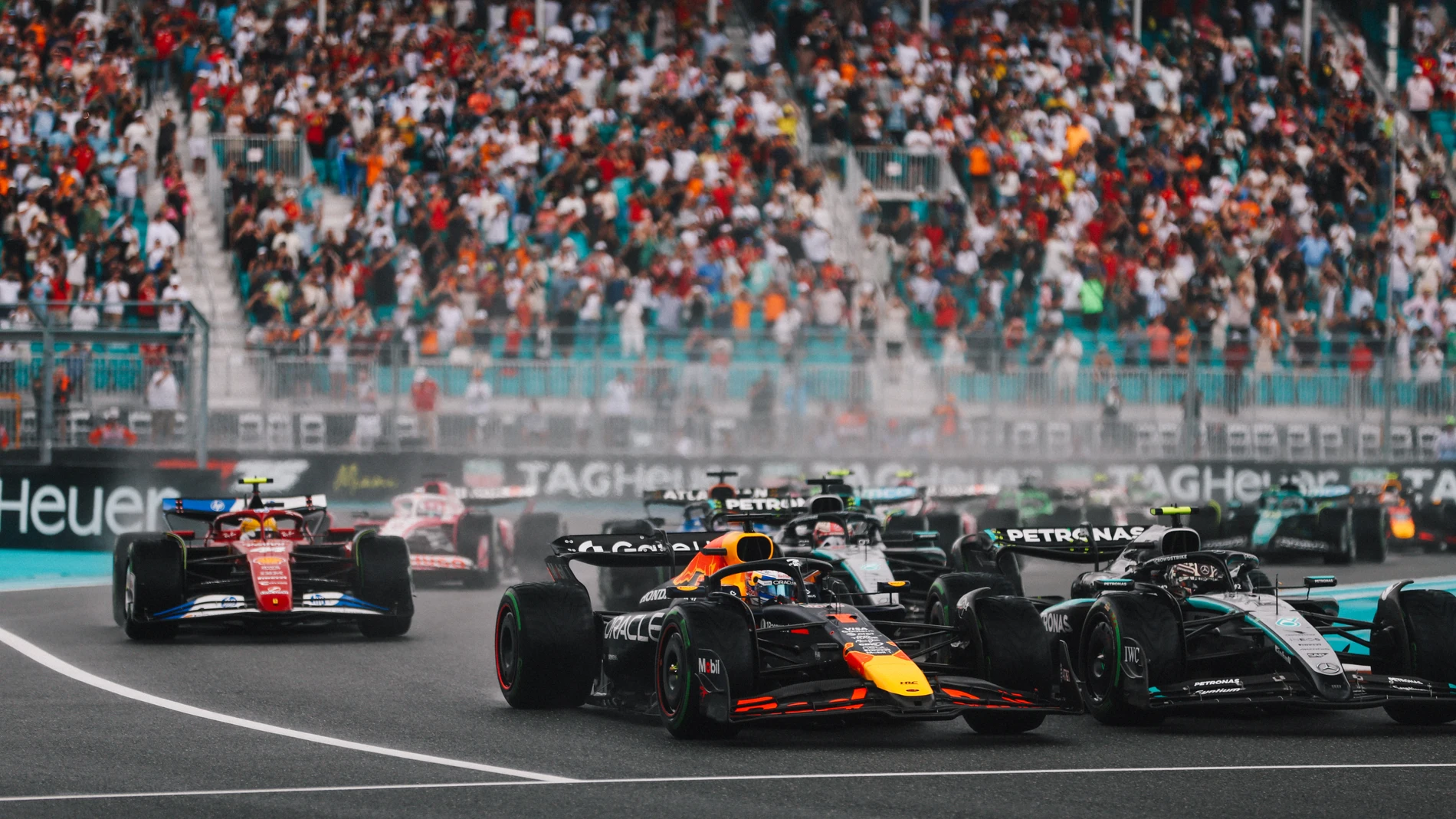 01 VERSTAPPEN Max (nld), Red Bull Racing RB21, action during the Formula 1 Crypto.com Miami Grand Prix 2025, 6th round of the 2025 FIA Formula One World Championship from May 2 to 4, 2025 on the Miami International Autodrome, in Miami Gardens, Florida, United States of America - Photo Antonin Vincent / DPPI AFP7 03/05/2025 ONLY FOR USE IN SPAIN