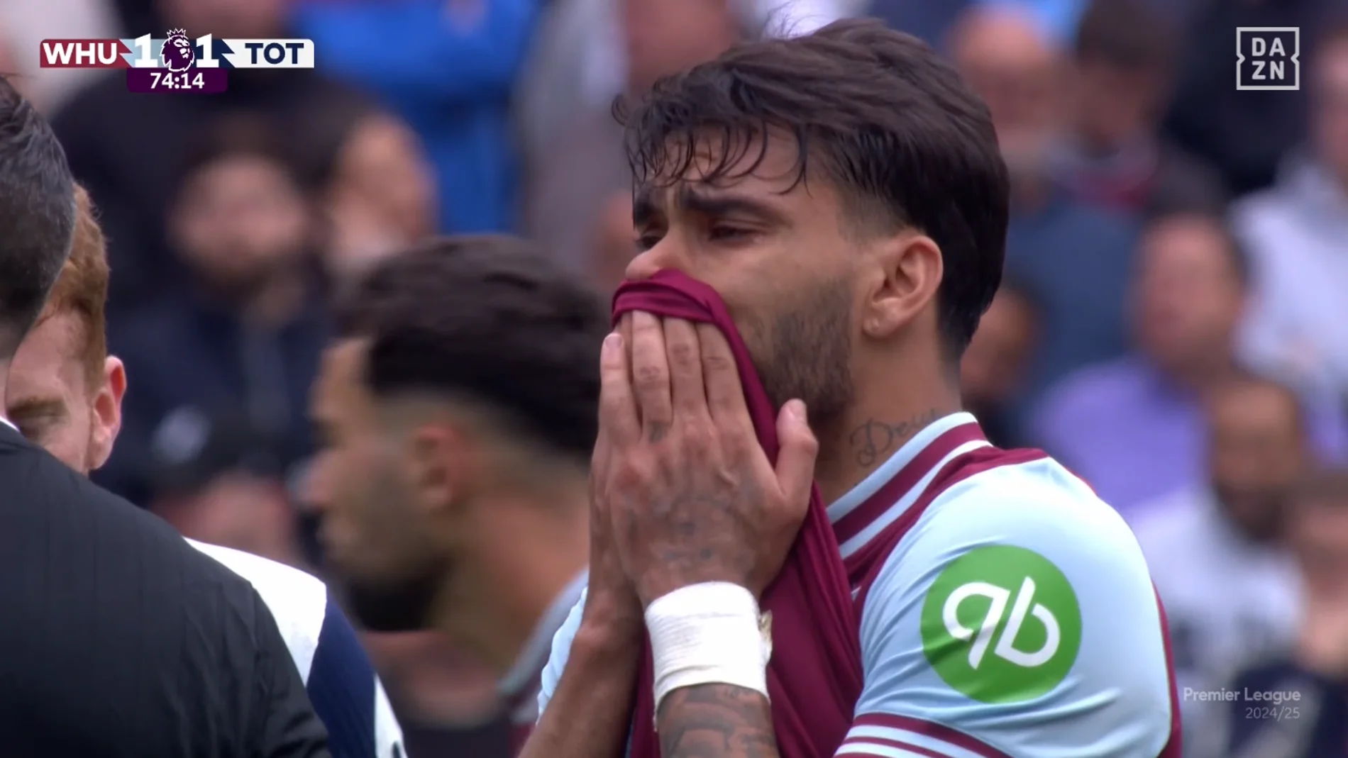 Lucas Paquetá, del West Ham, rompe a llorar tras ser amonestado con una tarjeta amarilla
