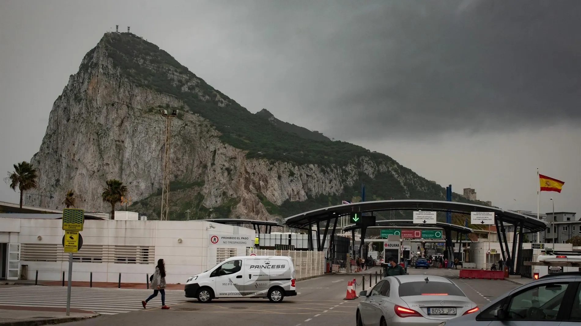El control de acceso entre Gibraltar y La Línea