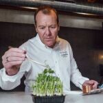 MURCIA.-El chef Pablo González inaugura este lunes un espacio para recuperar plantas autóctonas y llevarlas a sus recetas