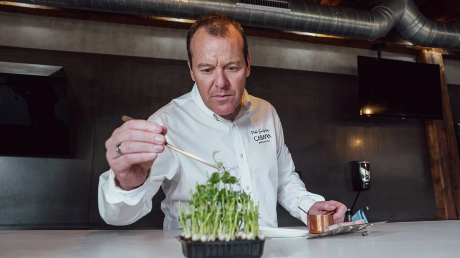 MURCIA.-El chef Pablo González inaugura este lunes un espacio para recuperar plantas autóctonas y llevarlas a sus recetas