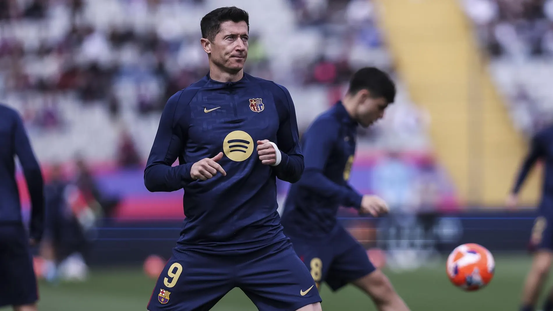 Fútbol/Champions.- Lewandowski se reincorpora a los entrenamientos del Barça y apunta a Milán