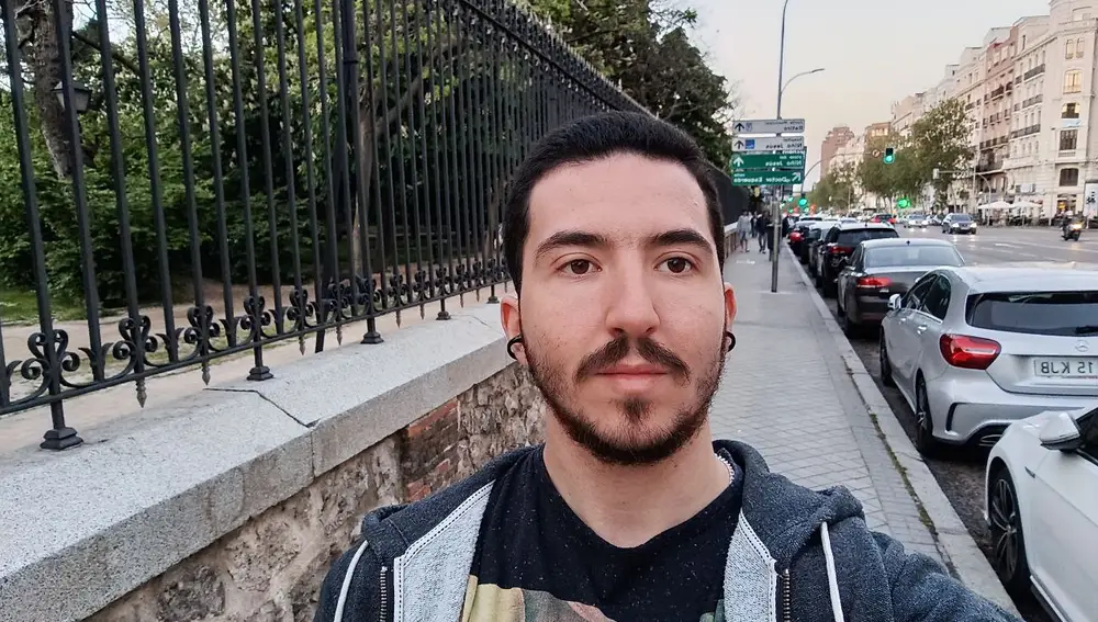Puedes tomarte buenos selfies con él