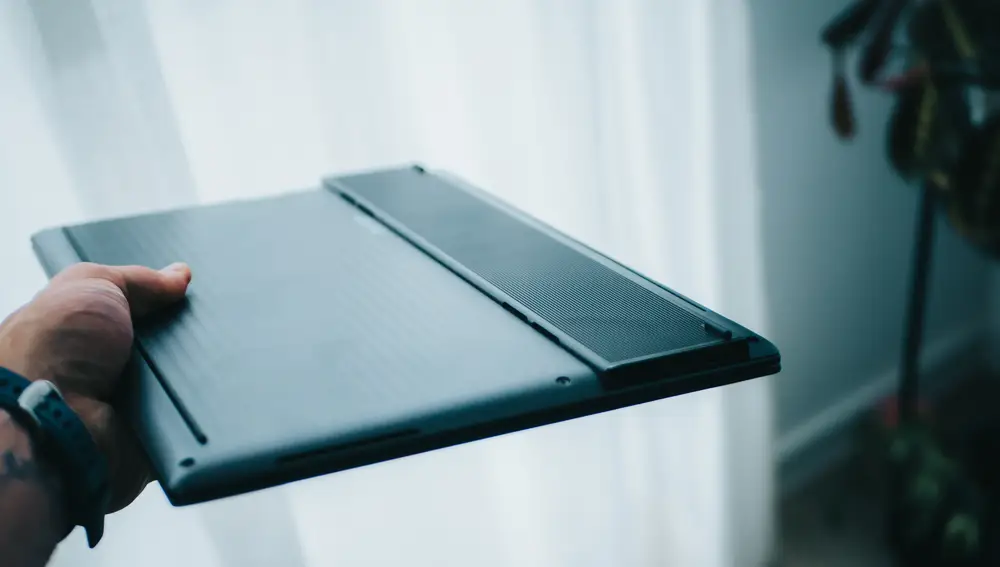 El ínfimo grosor del Lenovo ThinkPad X9 Aura Edition