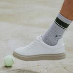 El truco con jabón Lagarto de una experta en orden y limpieza para que tus zapatillas blancas queden como nuevas en minutos