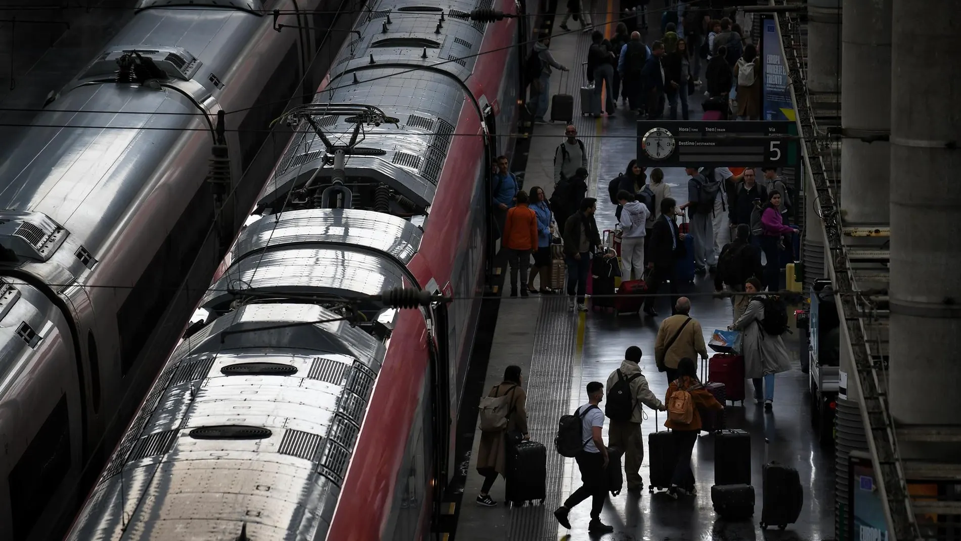 Economía.- Iryo descarta fallos previos en el tren que perdió la tensión el domingo en la línea Madrid-Andalucía