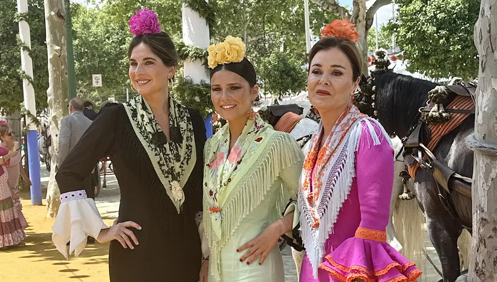 Tana Rivera y Lourdes Montes en la Feria de Abril de Sevilla