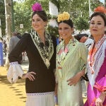 Tana Rivera y Lourdes Montes en la Feria de Abril de Sevilla