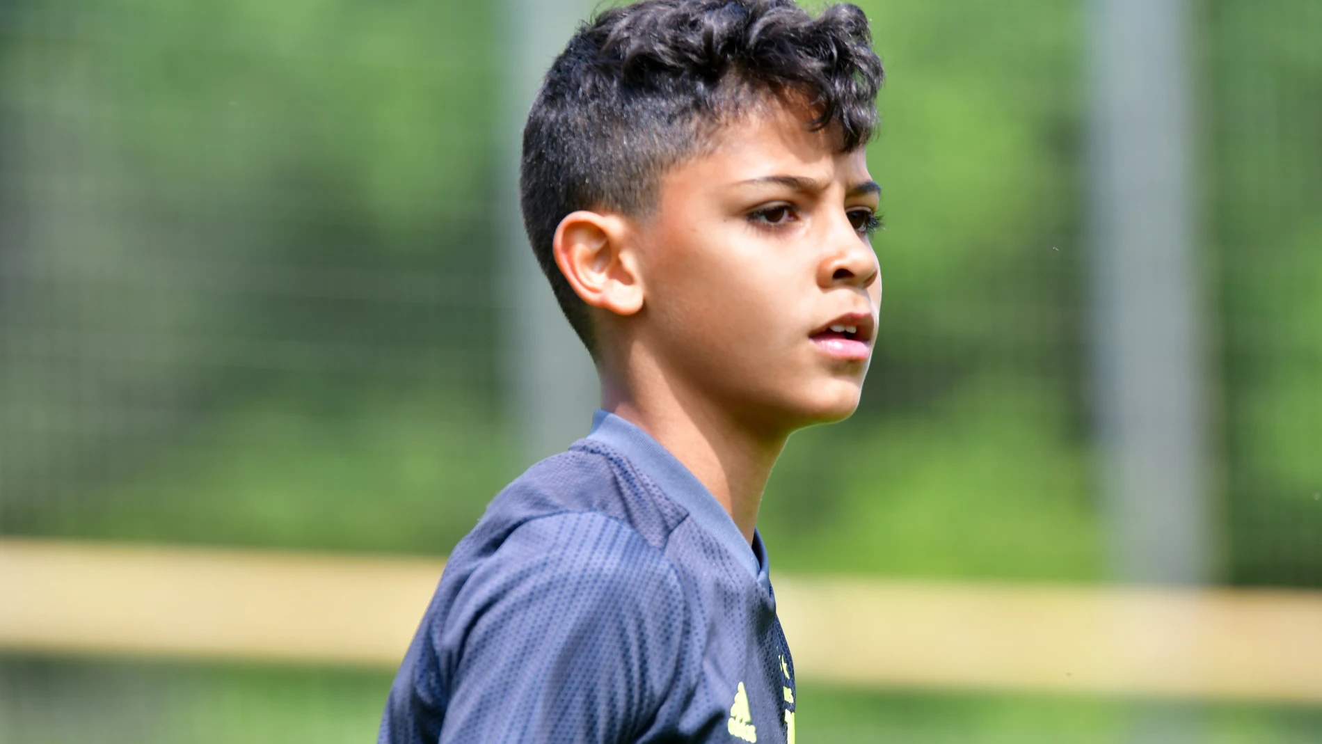 (Foto de ARCHIVO) FILED - 11 May 2019, Nordrhein-Westfalen, Kempen-oenisberg (Kreis Viersen/: Cristiano Ronaldo Jr. takes to the pitch at a youth football tournament in the Juventus Turin jersey. Cristiano Ronaldo's son has been called up to Portugal's Under-15 squad for the first time. Photo: Norbert Prümen/dpa 11/05/2019 ONLY FOR USE IN SPAIN