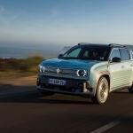 Al volante del renacido Renault 4 eléctrico