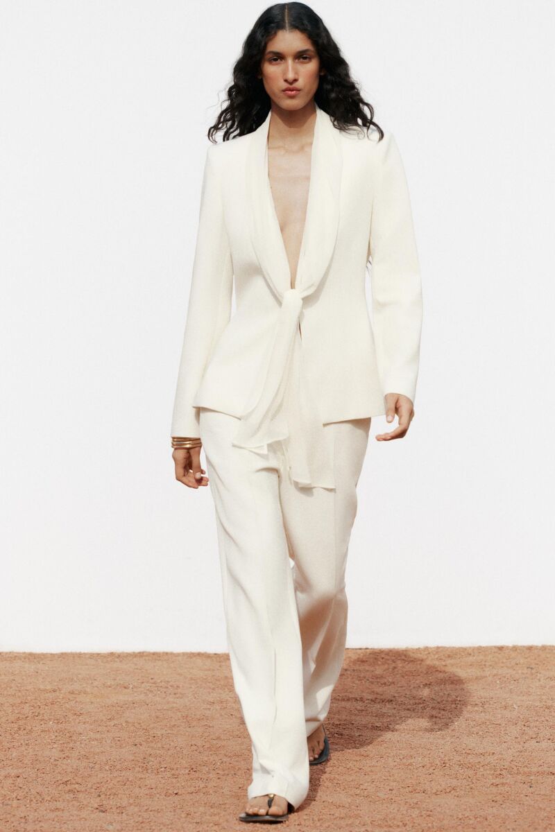 La mejor selección de trajes blancos de Zara para el verano 2025