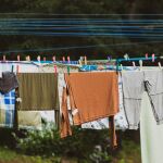 Adiós a la secadora: el método holandés para secar la ropa en tiempo récord