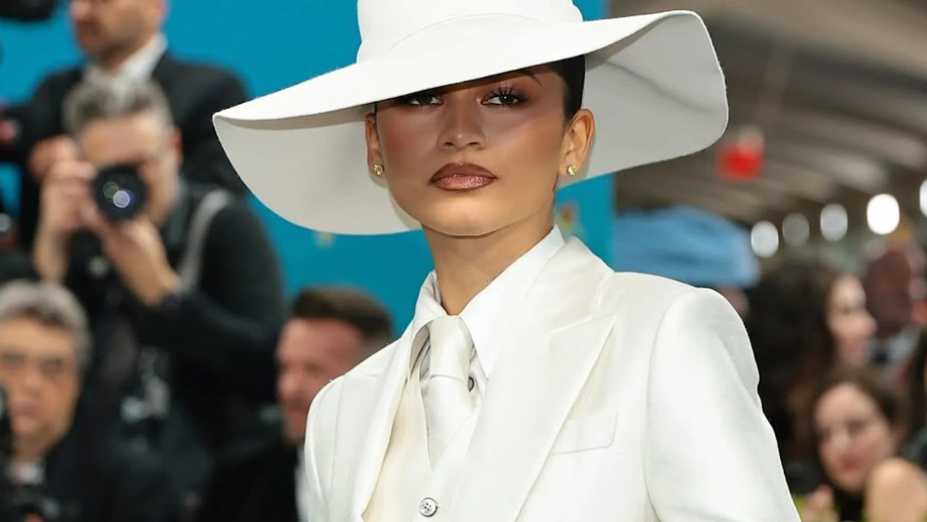 Trajes blancos de Zara para el verano: la selección que se inspira en el look más sofisticado que reinó en la Met Gala