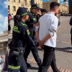TheGrefg comparte un vídeo siendo "detenido" por la policía en Colombia