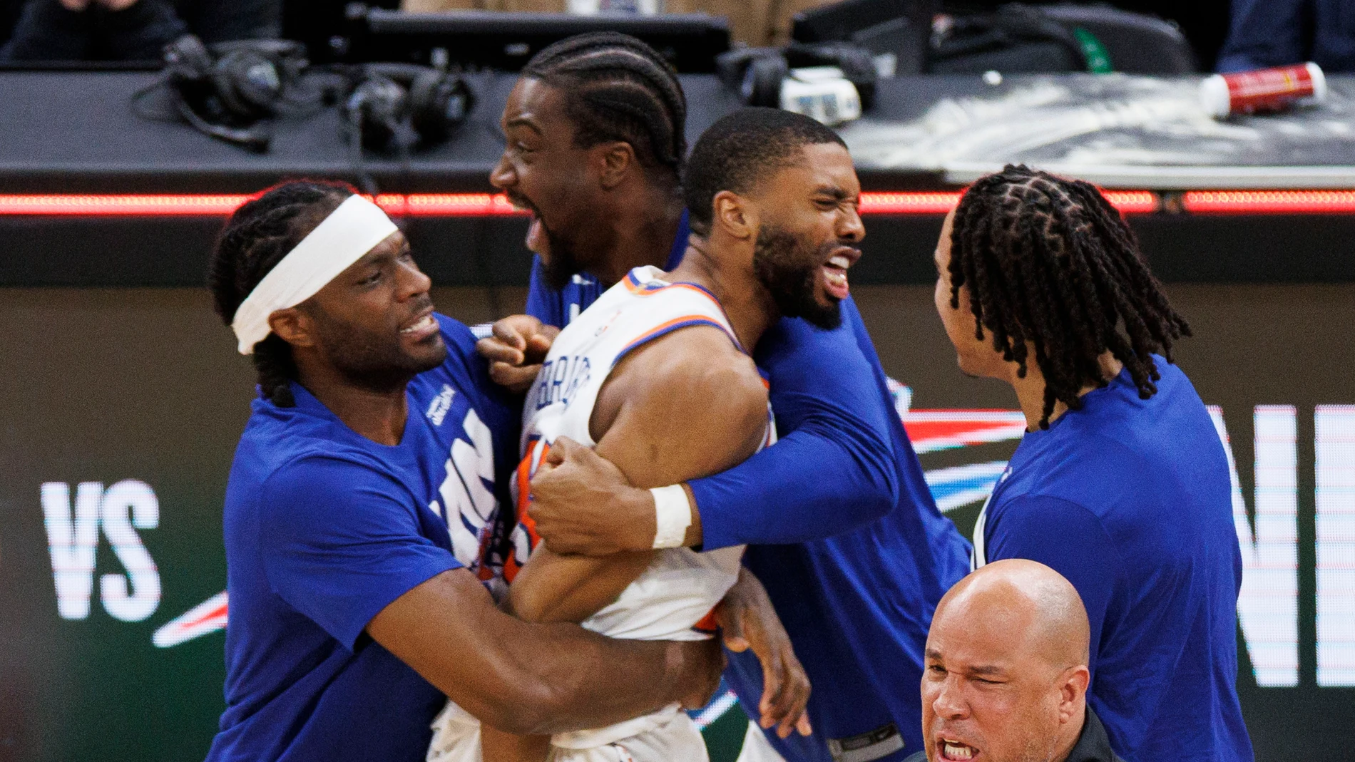 Los Knicks volvieron a imponerse en el segundo partido en Boston