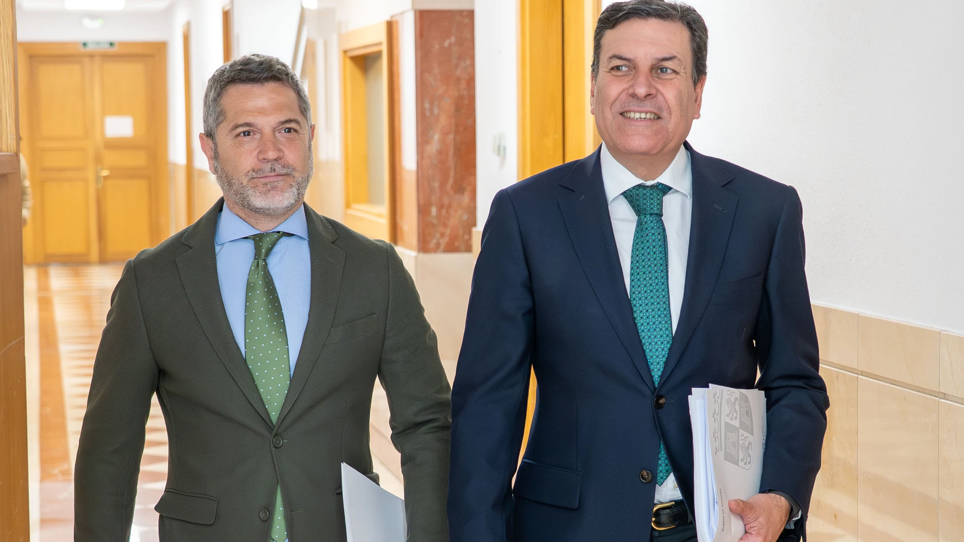 Carlos Fernández Carriedo junto a Julio López