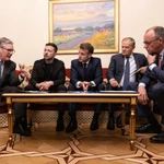 Zelenski, Macron, Merz, Starmer y Tusk hablan con Trump desde Kiev