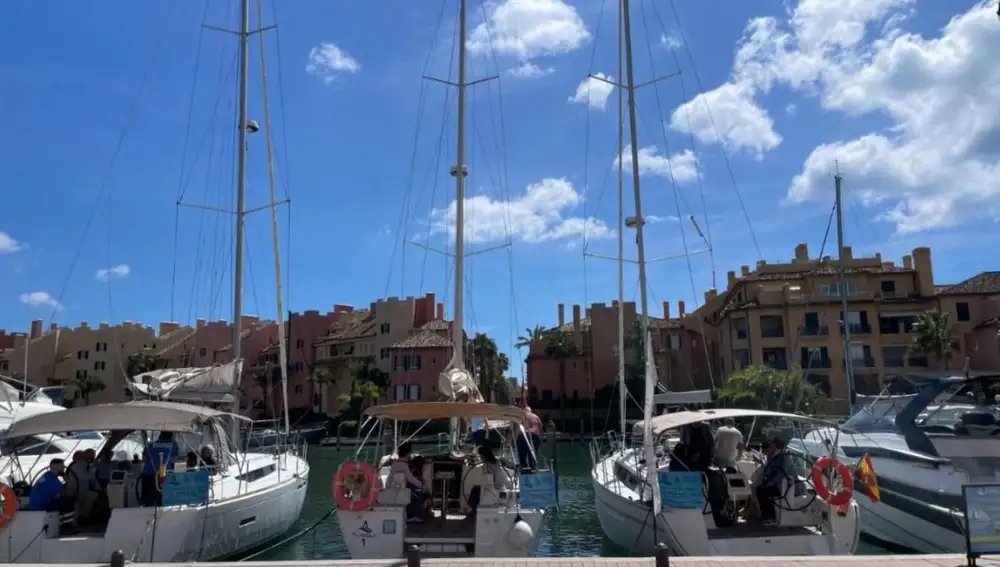 : Barcos participantes en una de las rutas premium certificadas del Puerto Sotogrande (San Roque, Cádiz)