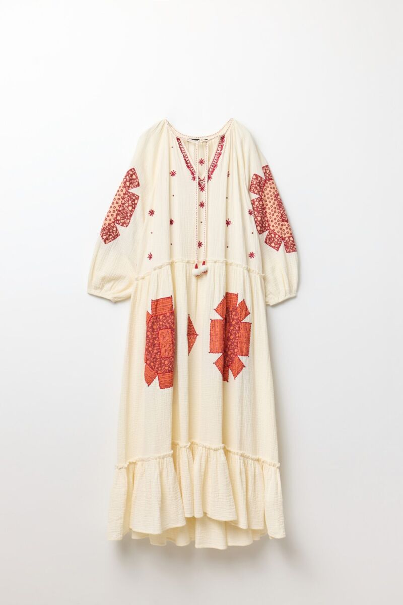 Vestido bordado patch.