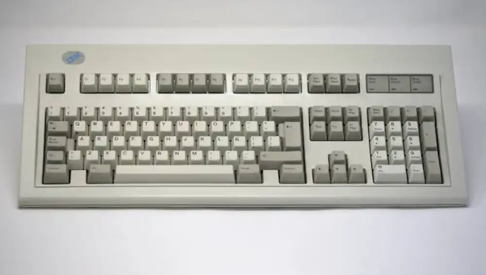 IBM Model M de 1984.